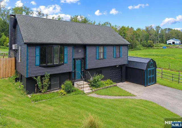 Photo 1 of Single family home for sale at 181 State Rt 284, Wantage, NJ 07461 | MLS# 26034461 | Listing updated on 2026-10-13