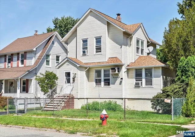 Photo 2 of Single family home for sale at 322 Kaplan Ave, Hackensack, NJ 07601 | MLS# 26034473 | Listing updated on 2026-10-13