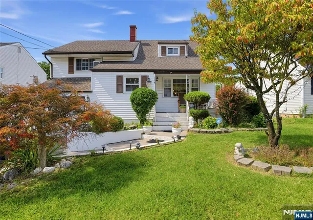 Photo 2 of Single family home for sale at 193 Mcfarlane Rd, Woodbridge, NJ 07067 | MLS# 26034487 | Listing updated on 2026-10-13