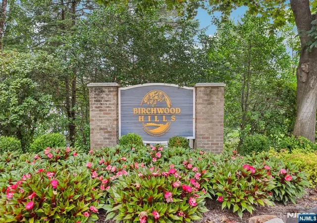 Photo 3 of Sale Pending at 438 Santiago Ct, Mahwah, NJ 07430 | MLS# 26034491 | Listing updated on 2026-10-12