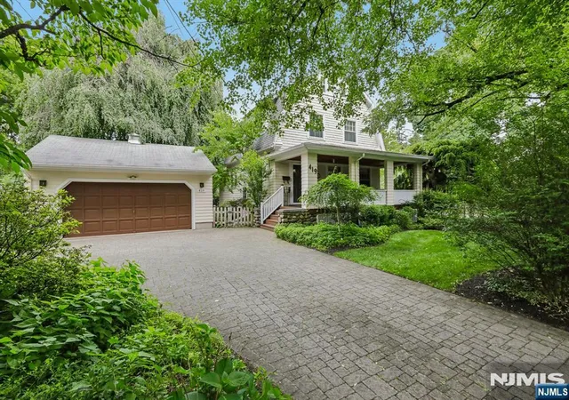 Single family home for sale at 419 Hollywood Ave, Ho-Ho-Kus, NJ 07423 | MLS# 26034492