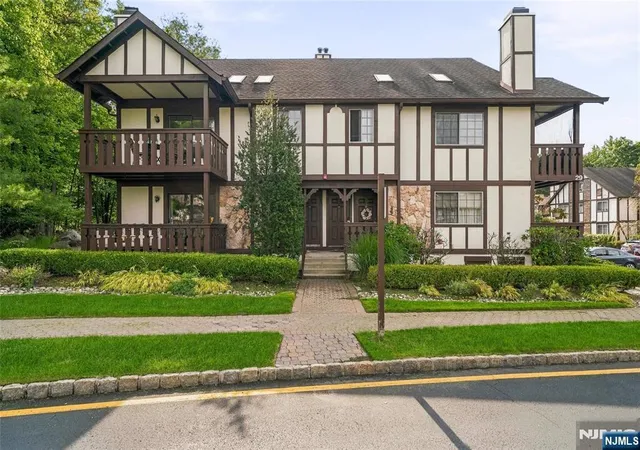Photo 2 of Condo for sale at 2902 Mark Twain Way, Mahwah, NJ 07430 | MLS# 26034574 | Listing updated on 2026-09-24