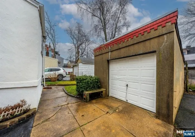 Photo 2 of Single family home for sale at 424 Frankfort St, Orange, NJ 07050 | MLS# 26034641 | Listing updated on 2026-10-13