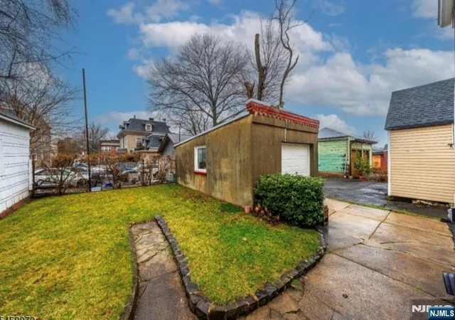Photo 3 of Single family home for sale at 424 Frankfort St, Orange, NJ 07050 | MLS# 26034641 | Listing updated on 2026-10-13