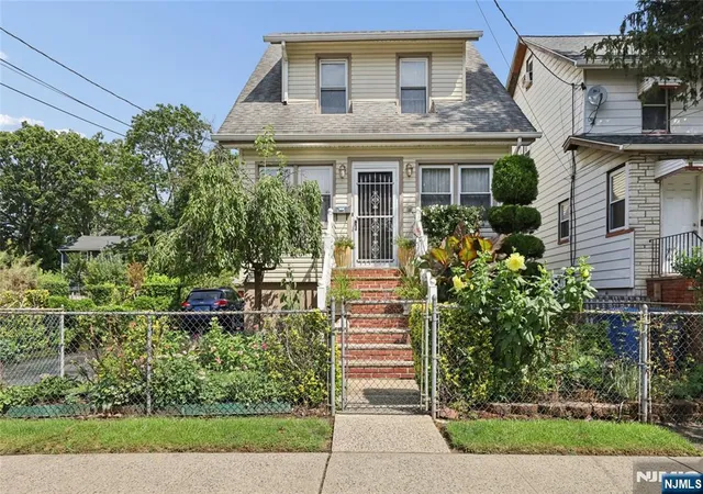 Photo 1 of Single family home for sale at 205 Warren St, Englewood, NJ 07631 | MLS# 26034697 | Listing updated on 2026-10-13