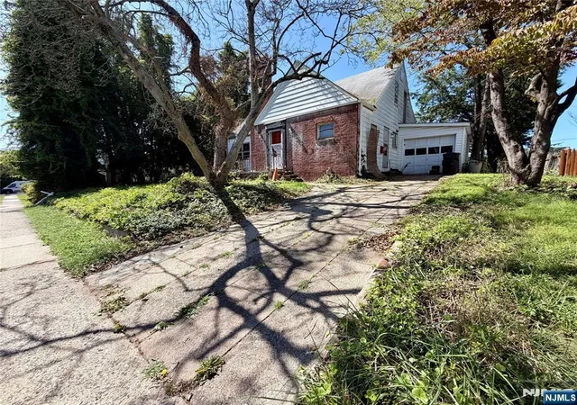 Photo 3 of Sale Pending at 76 Beechwood St, Bergenfield, NJ 07621 | MLS# 26034698 | Listing updated on 2026-10-13