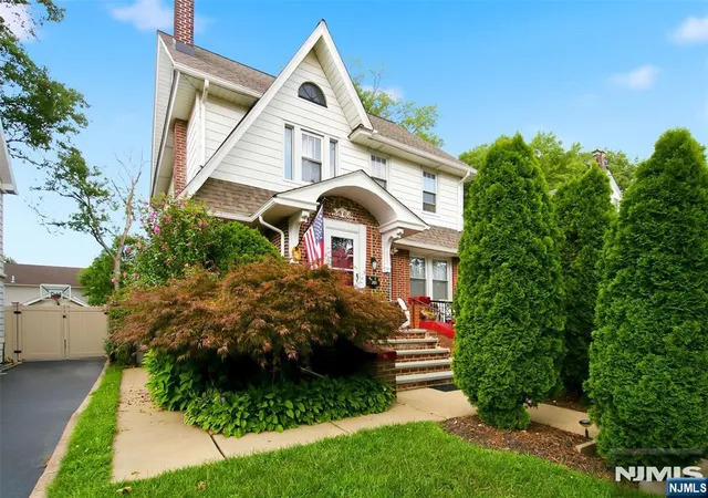 Photo 3 of Single family home for sale at 351 W Griggs Ave, Teaneck, NJ 07666 | MLS# 26034716 | Listing updated on 2026-10-13