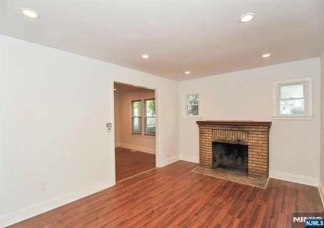 Photo 3 of Single family home for sale at 280 282 Seneca Pl, Plainfield, NJ 07062 | MLS# 26034766 | Listing updated on 2026-10-13