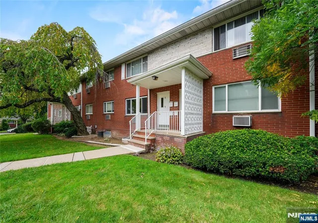 Photo 1 of Condo for sale at 1315 Anderson Ave #5, Fort Lee, NJ 07024 | MLS# 26034790 | Listing updated on 2026-09-22