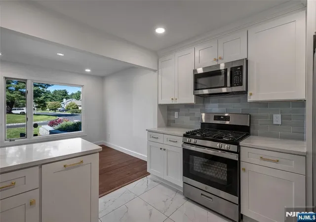 Photo 3 of Townhouse for sale at 77 Sunset Ct, Mahwah, NJ 07430 | MLS# 26034802 | Listing updated on 2026-10-16