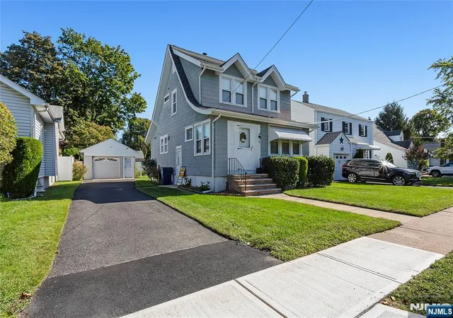 Photo 3 of Single family home for sale at 98 Davis Ave, Hackensack, NJ 07601 | MLS# 26034852 | Listing updated on 2026-10-13