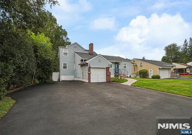 Photo 3 of Multi family home for sale at 322 Hickory Ave, Bergenfield, NJ 07621 | MLS# 26034878 | Listing updated on 2026-10-27