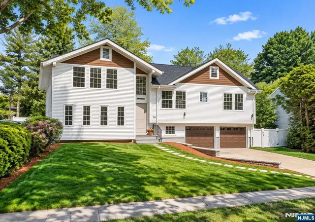 Photo 1 of Single family home for sale at 16 Coles Ct, River Edge, NJ 07661 | MLS# 26034928 | Listing updated on 2026-10-13