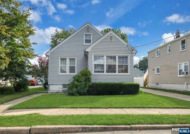 Photo 2 of Single family home for sale at 14 19 4th Street, Fair Lawn, NJ 07410 | MLS# 26034939 | Listing updated on 2026-10-15