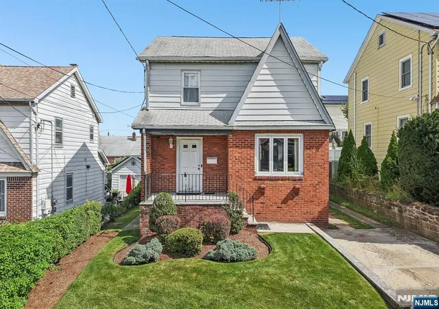 Photo 1 of Sale Pending at 146 Bergen Ave, North Arlington, NJ 07031 | MLS# 26034940 | Listing updated on 2026-10-20