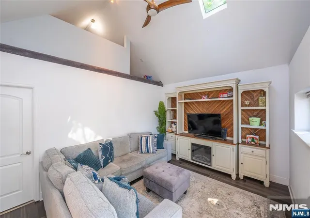 Photo 3 of Single family home for sale at 55 Park Ave, Hillsdale, NJ 07642 | MLS# 26035000 | Listing updated on 2026-10-13