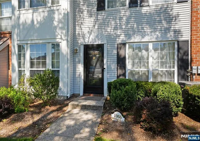 Photo 2 of Sale Pending at 1066 Chedworth Cir, Mahwah, NJ 07430 | MLS# 26035027 | Listing updated on 2026-10-03