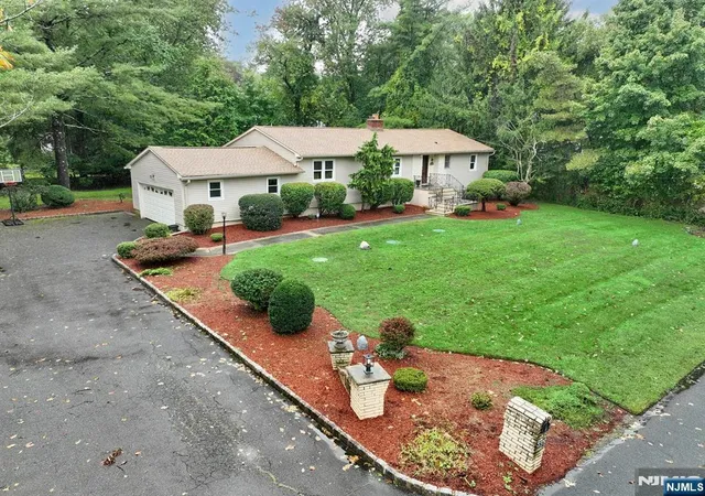 Photo 2 of Land for sale at 331 Forest Glen Ave, Franklin Lakes, NJ 07417 | MLS# 26035035 | Listing updated on 2026-10-13