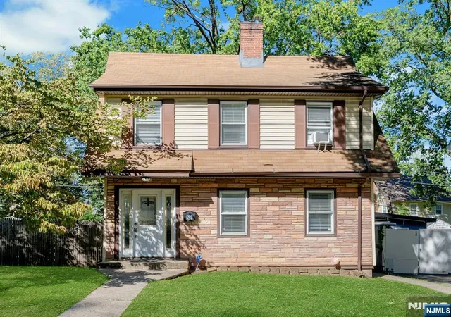 Photo 2 of Sale Pending at 62 Elliot Pl, East Orange, NJ 07018 | MLS# 26035052 | Listing updated on 2026-10-13