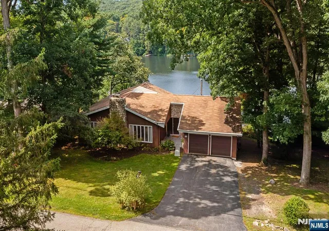 Photo 2 of Single family home for sale at 158 Kitchell Lake Dr, West Milford, NJ 07480 | MLS# 26035122 | Listing updated on 2026-10-13