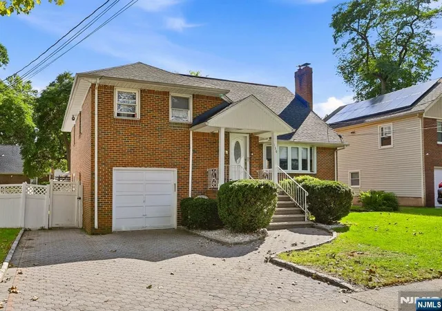 Photo 2 of Single family home for sale at 136 Van Buskirk, Teaneck, NJ 07666 | MLS# 26035167 | Listing updated on 2026-10-13