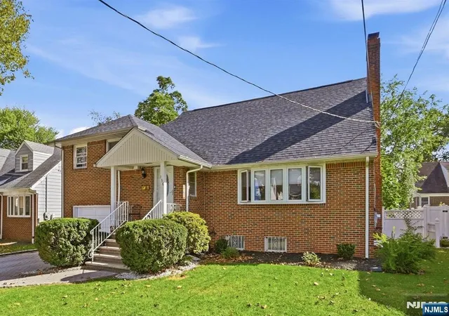 Photo 3 of Single family home for sale at 136 Van Buskirk, Teaneck, NJ 07666 | MLS# 26035167 | Listing updated on 2026-10-13
