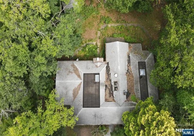 Photo 2 of Sale Pending at 380 5th Court, River Edge, NJ 07661 | MLS# 26035205 | Listing updated on 2026-10-13