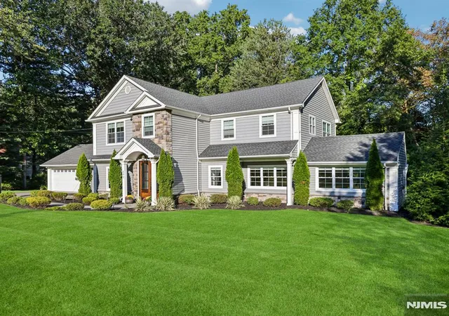 Photo 38 of Sale Pending at 649 Westbrook Rd, Ridgewood, NJ 07450 | MLS# 26035317 | Listing updated on 2026-10-13