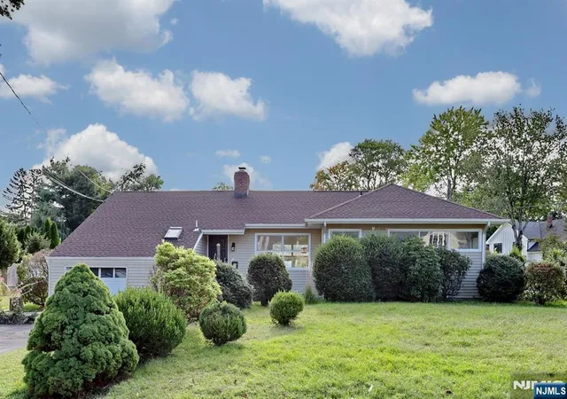 Photo 1 of Sale Pending at 27 Briarcliff Rd, Hillsdale, NJ 07642 | MLS# 26035357 | Listing updated on 2026-10-13