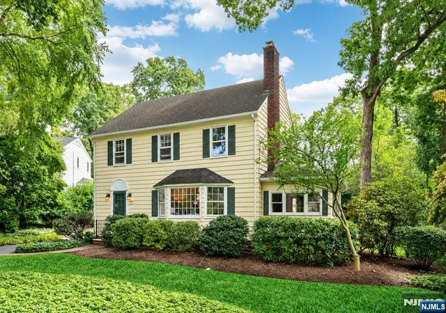 Photo 1 of Sale Pending at 140 Unadilla Rd, Ridgewood, NJ 07450 | MLS# 26035403 | Listing updated on 2026-10-13