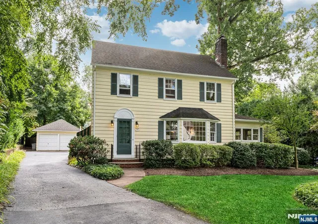 Photo 2 of Sale Pending at 140 Unadilla Rd, Ridgewood, NJ 07450 | MLS# 26035403 | Listing updated on 2026-10-13