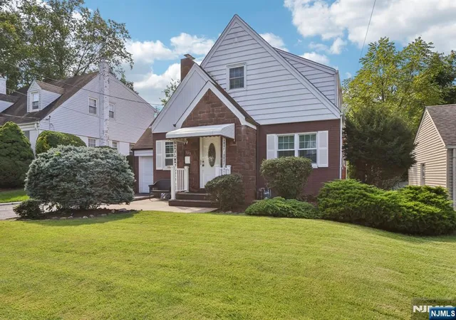 Photo 3 of Single family home for sale at 153 Madison Ave, River Edge, NJ 07661 | MLS# 26035424 | Listing updated on 2026-10-16