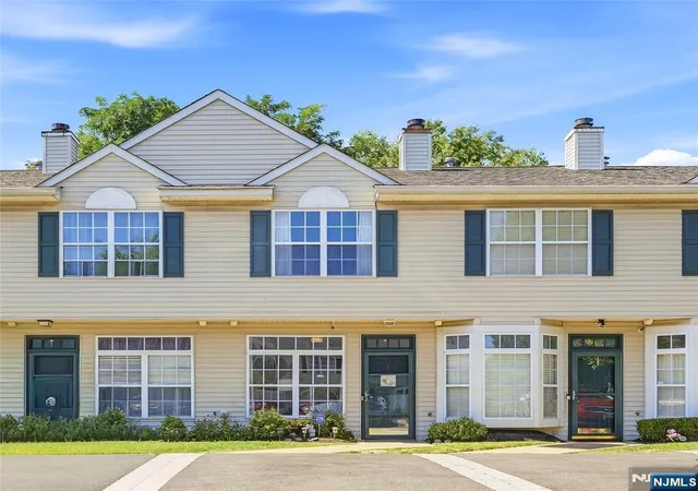 Photo 3 of Townhouse for sale at 7 Derby St #D, East Orange, NJ 07018 | MLS# 26035481 | Listing updated on 2026-09-18