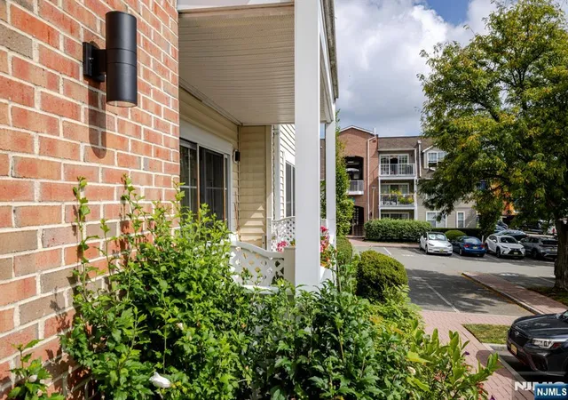 Photo 1 of Condo for sale at 400 Crown Ct #571, Edgewater, NJ 07020 | MLS# 26035490 | Listing updated on 2026-10-29