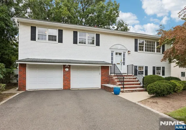 Photo 3 of Single family home for sale at 41 57 Rys Ter, Fair Lawn, NJ 07410 | MLS# 26035498 | Listing updated on 2026-10-13