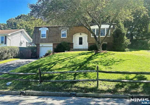 Photo 2 of Single family home for sale at 9 Barton Ln, Hopatcong, NJ 07843 | MLS# 26035534 | Listing updated on 2026-10-13