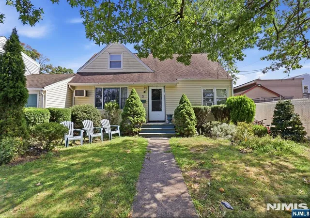 Photo 1 of Single family home for sale at 2 Yolanda Pl, Lodi, NJ 07644 | MLS# 26035560 | Listing updated on 2026-10-16