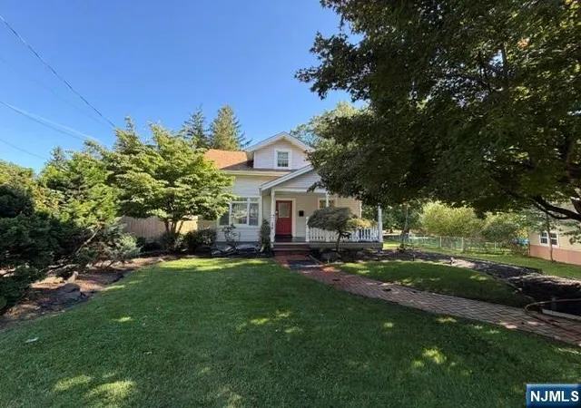 Photo 1 of Single family home for sale at 172 Godwin Ave, Wyckoff, NJ 07481 | MLS# 26035590 | Listing updated on 2026-10-13