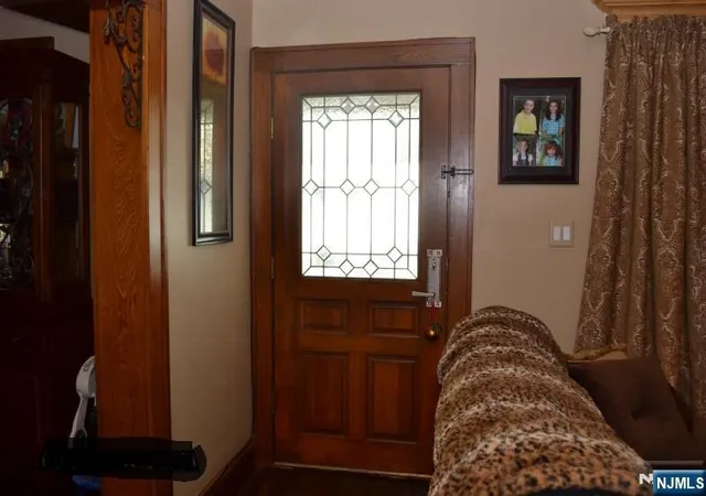 Photo 3 of Single family home for sale at 172 Godwin Ave, Wyckoff, NJ 07481 | MLS# 26035590 | Listing updated on 2026-10-13