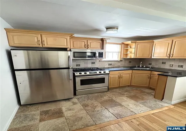 Photo 3 of Condo for sale at 32b Elmwood Ct #B, Elmwood Park, NJ 07407 | MLS# 26035595 | Listing updated on 2026-09-18