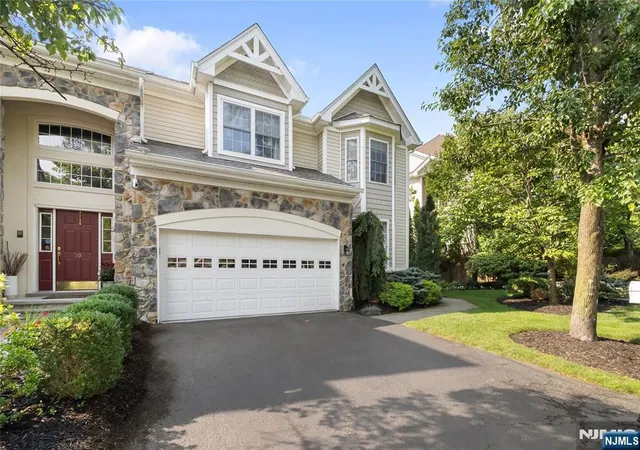 Photo 1 of Single family home for sale at 12 Timberline Ln, Oakland, NJ 07436 | MLS# 26035605 | Listing updated on 2026-10-13