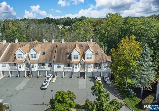 Photo 1 of Sale Pending at 3 Autumn, Roxbury Township, NJ 07852 | MLS# 26035627 | Listing updated on 2026-10-04