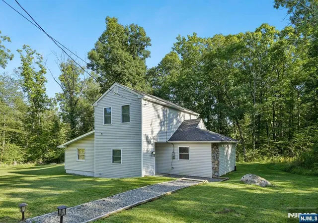 Photo 1 of Sale Pending at 4 Quail Rd, Sparta, NJ 07871 | MLS# 26035642 | Listing updated on 2026-10-13