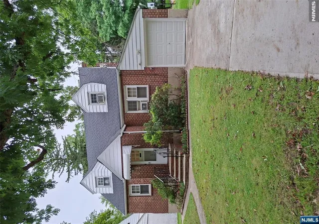 Photo 1 of Single family home for sale at 596 Broad Ave, Leonia, NJ 07605 | MLS# 26035708 | Listing updated on 2026-10-13