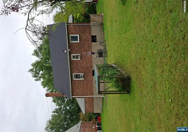 Photo 2 of Single family home for sale at 596 Broad Ave, Leonia, NJ 07605 | MLS# 26035708 | Listing updated on 2026-10-13
