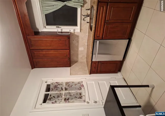 Photo 3 of Single family home for sale at 596 Broad Ave, Leonia, NJ 07605 | MLS# 26035708 | Listing updated on 2026-10-13