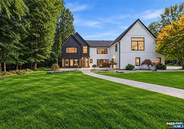 Photo 1 of Sale Pending at 8 Airmont Ave, Mahwah, NJ 07430 | MLS# 26035774 | Listing updated on 2026-10-13