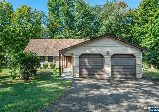 Photo 3 of Land for sale at 492 Blue Hl Ter, Franklin Lakes, NJ 07417 | MLS# 26035850 | Listing updated on 2026-10-13