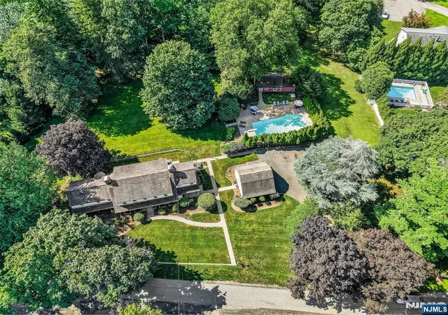 Photo 1 of Sale Pending at 1 Carlyle Pl, Hillsdale, NJ 07642 | MLS# 26035875 | Listing updated on 2026-10-13