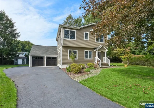 Photo 3 of Sale Pending at 1062 Evergreen Ct, New Milford, NJ 07646 | MLS# 26035965 | Listing updated on 2026-10-13